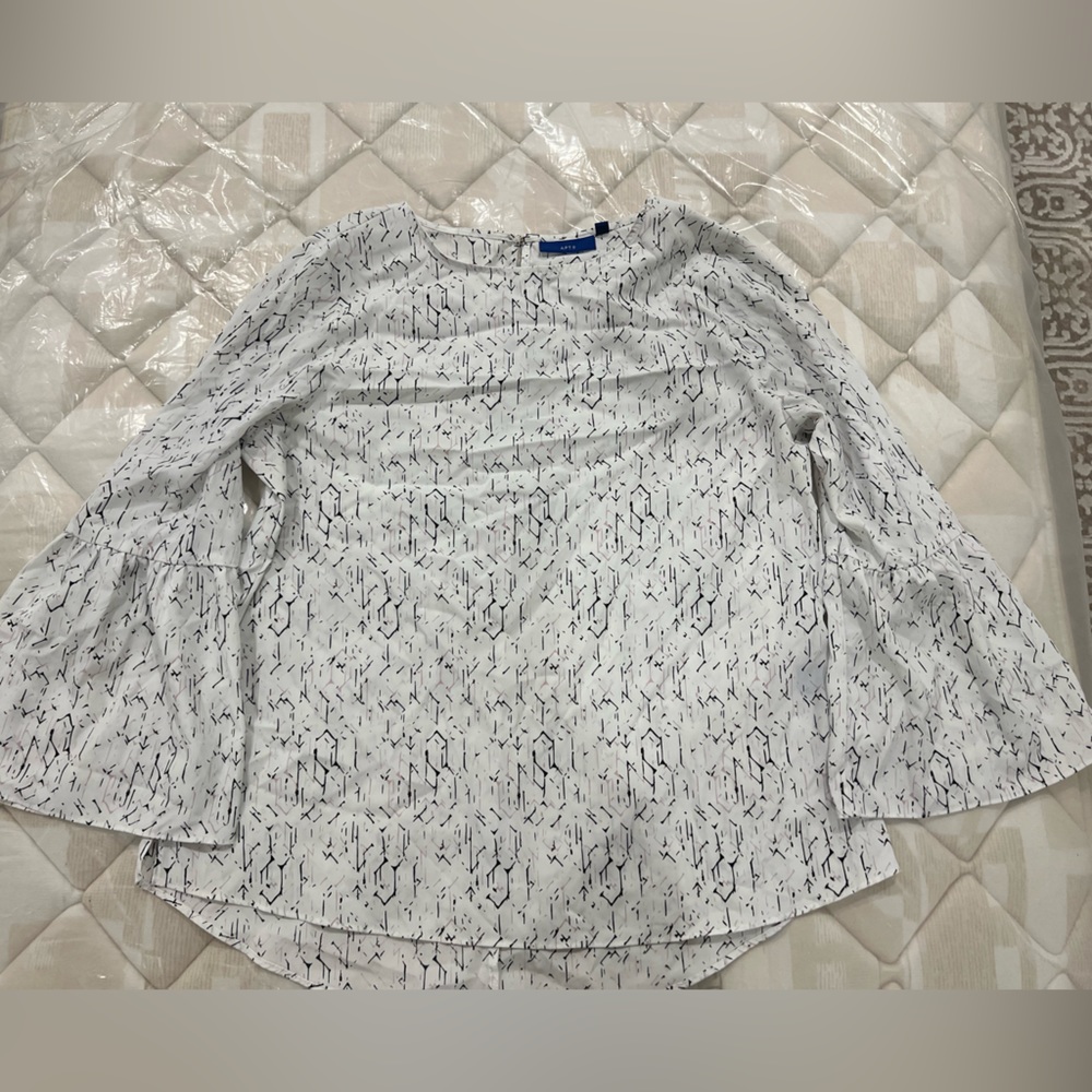 NWOT Apt 9 Womens Blouse Size L